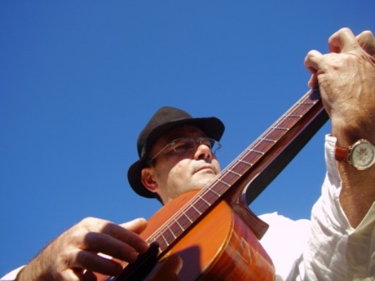 A golpe de guitarra.JPG